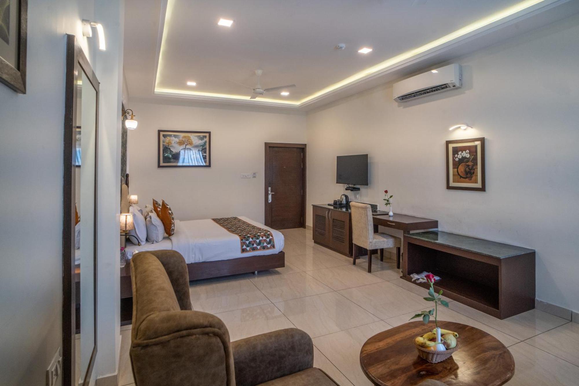 The Courtyard - Beyond Bar & Club Hotel Udaipur Bagian luar foto