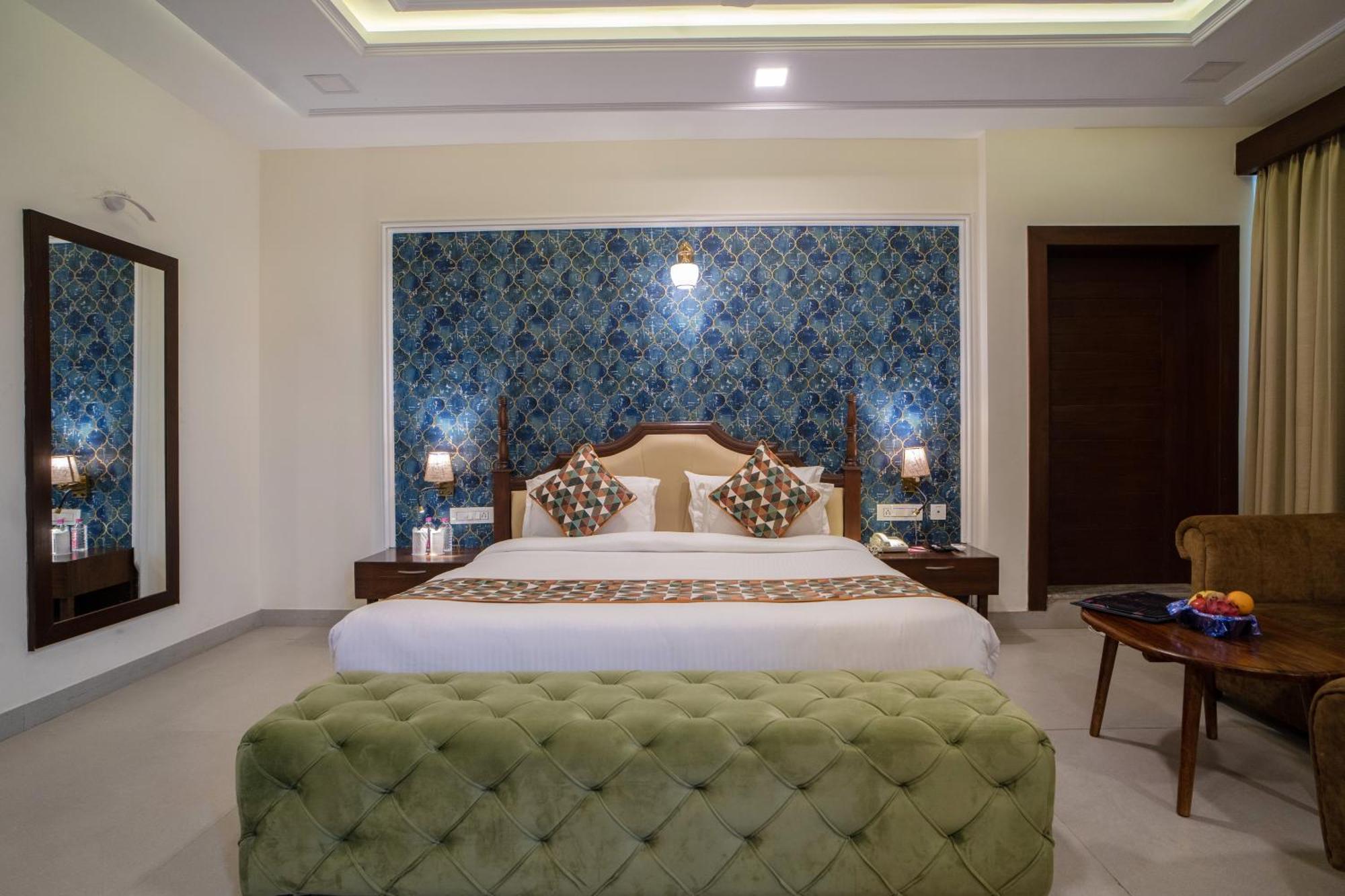 The Courtyard - Beyond Bar & Club Hotel Udaipur Bagian luar foto
