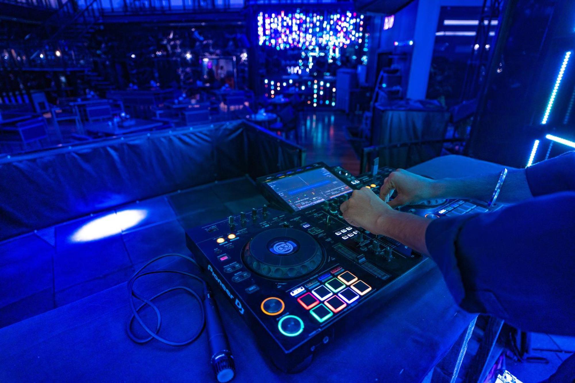 The Courtyard - Beyond Bar & Club Hotel Udaipur Bagian luar foto